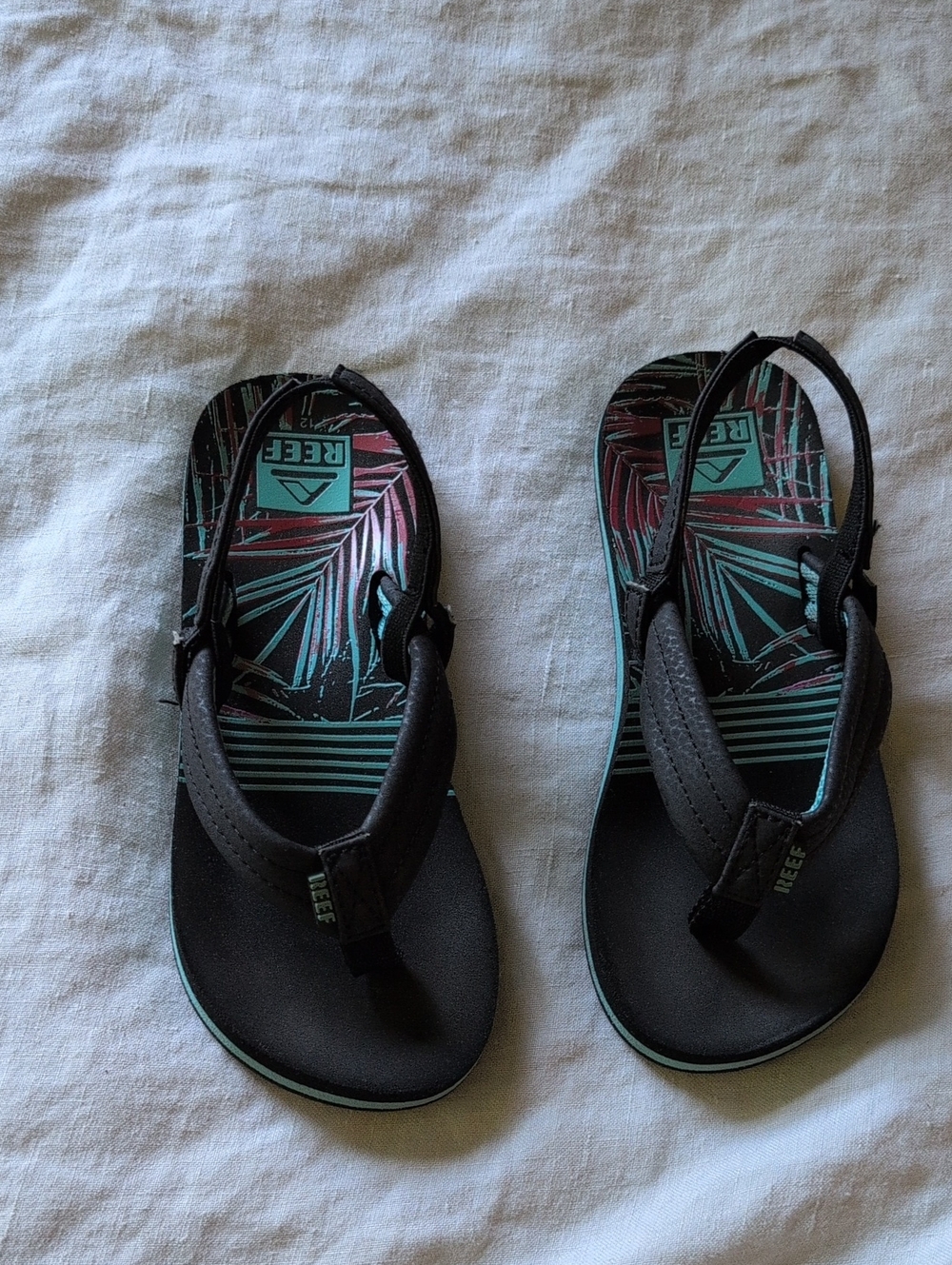 Reef Kids Black Flip Flops with Stretchy Heel Strap